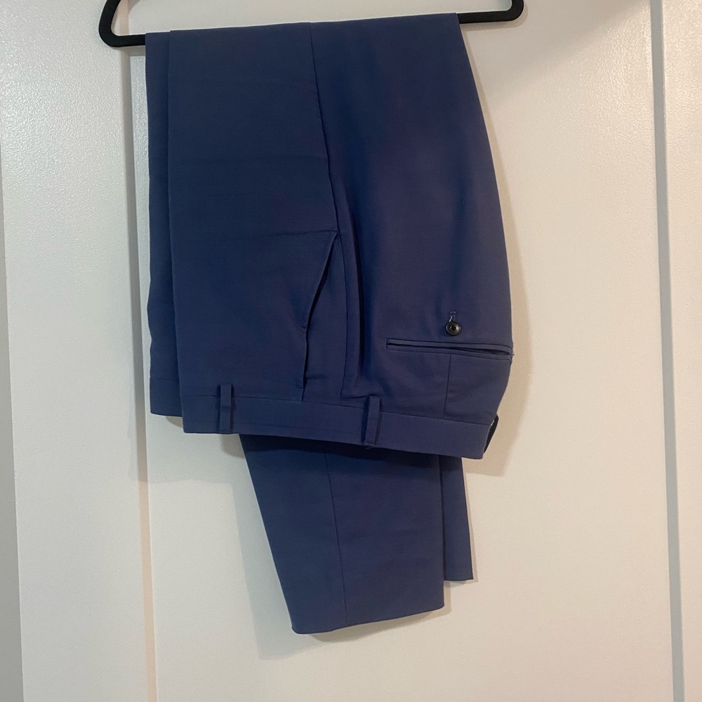 Elegant Men's Jos.A Bank 1905 Navy Dress Pants